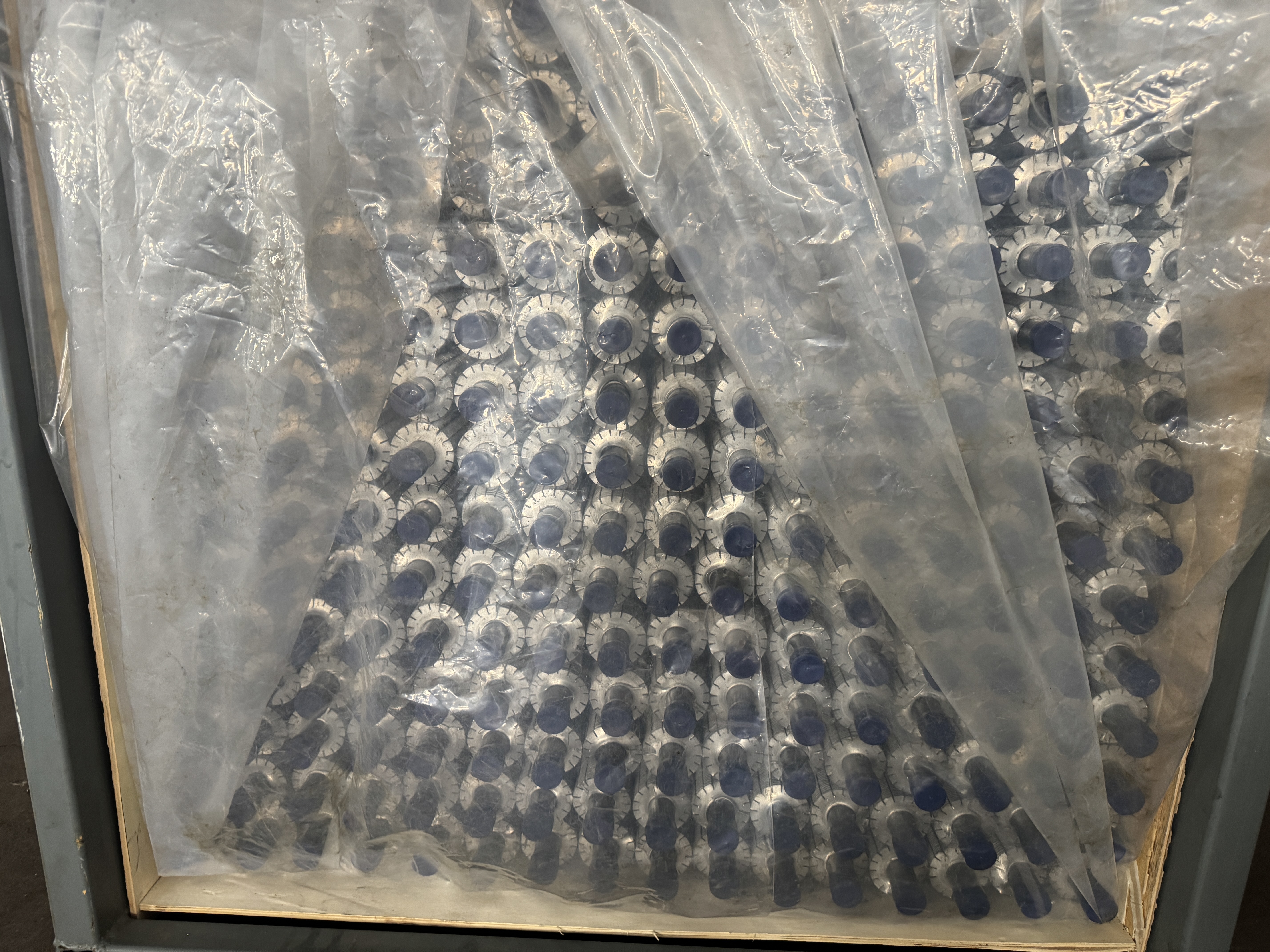 أحدث مدونات الشركة حول A batch of our toothed finned tubes was successfully shipped to the European market.