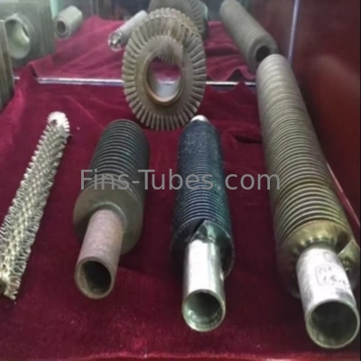 DELLOK الأنبوب الطولي المطاطي الطويل / الشكل التربيعي ASTM / DIN / GB المعيار لنقل الحرارة الدقيق